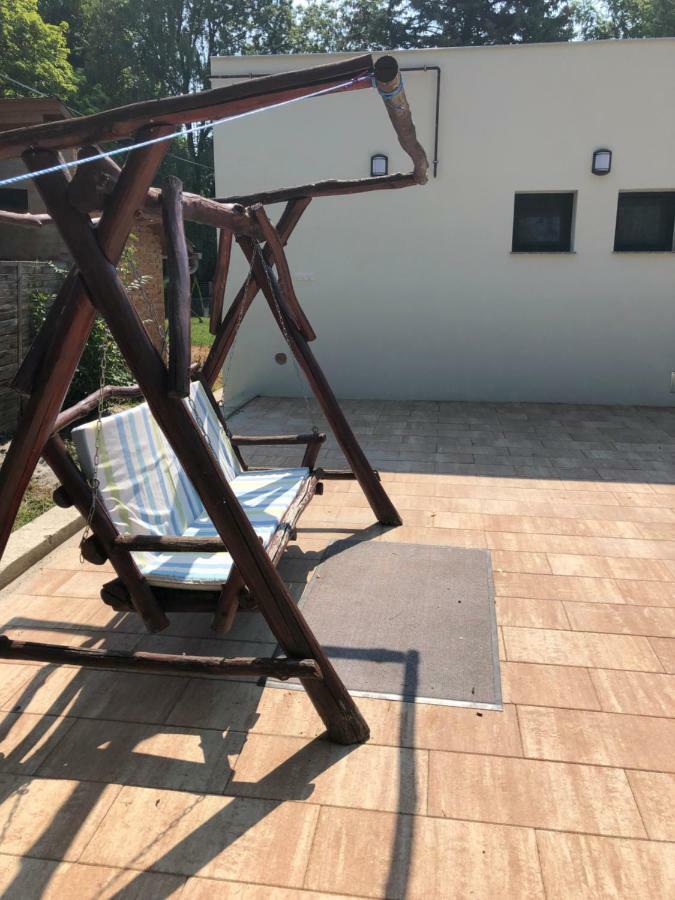 Hotel Duna Vendeghaz Fadd-Dombori Exterior foto